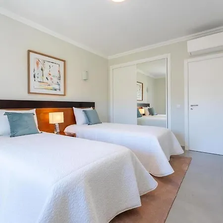 Luxury In Boavista Golf & * Lagos